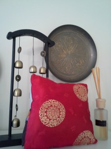 Backside of the pillow.